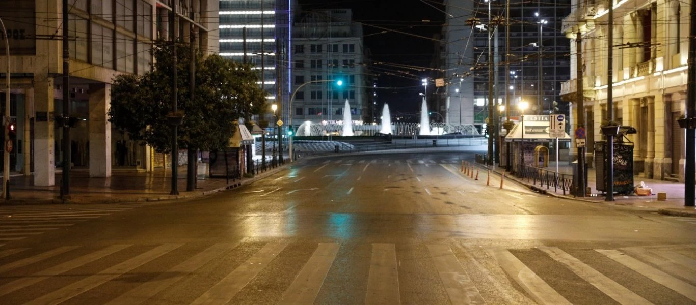 Άδειασαν οι κεντρικοί δρόμοι σε Αθήνα & Θεσσαλονίκη από αυτοκίνητα (live εικόνα)